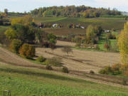 Blick nach Westen ber die Winzerhfe zum Kahlenberg am 27.10.2009